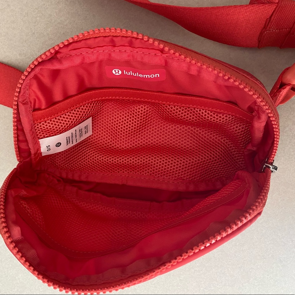Lululemon EBB in Pale Rasberry